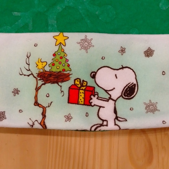 Peanuts Snoopy Woodstock Christmas Hat Pom Pom - Picture 2 of 9